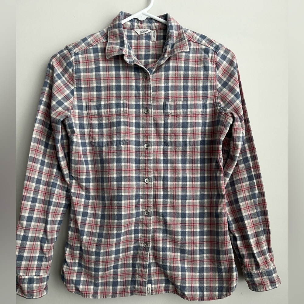 Women’s Woolrich women’s 2  pockets pleated back button down shirt
